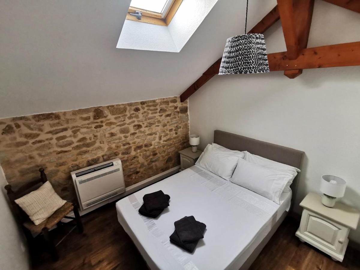 3 Self-Contained Gites With Pool And Games Room Saint-Georges-de-Noisné Extérieur photo
