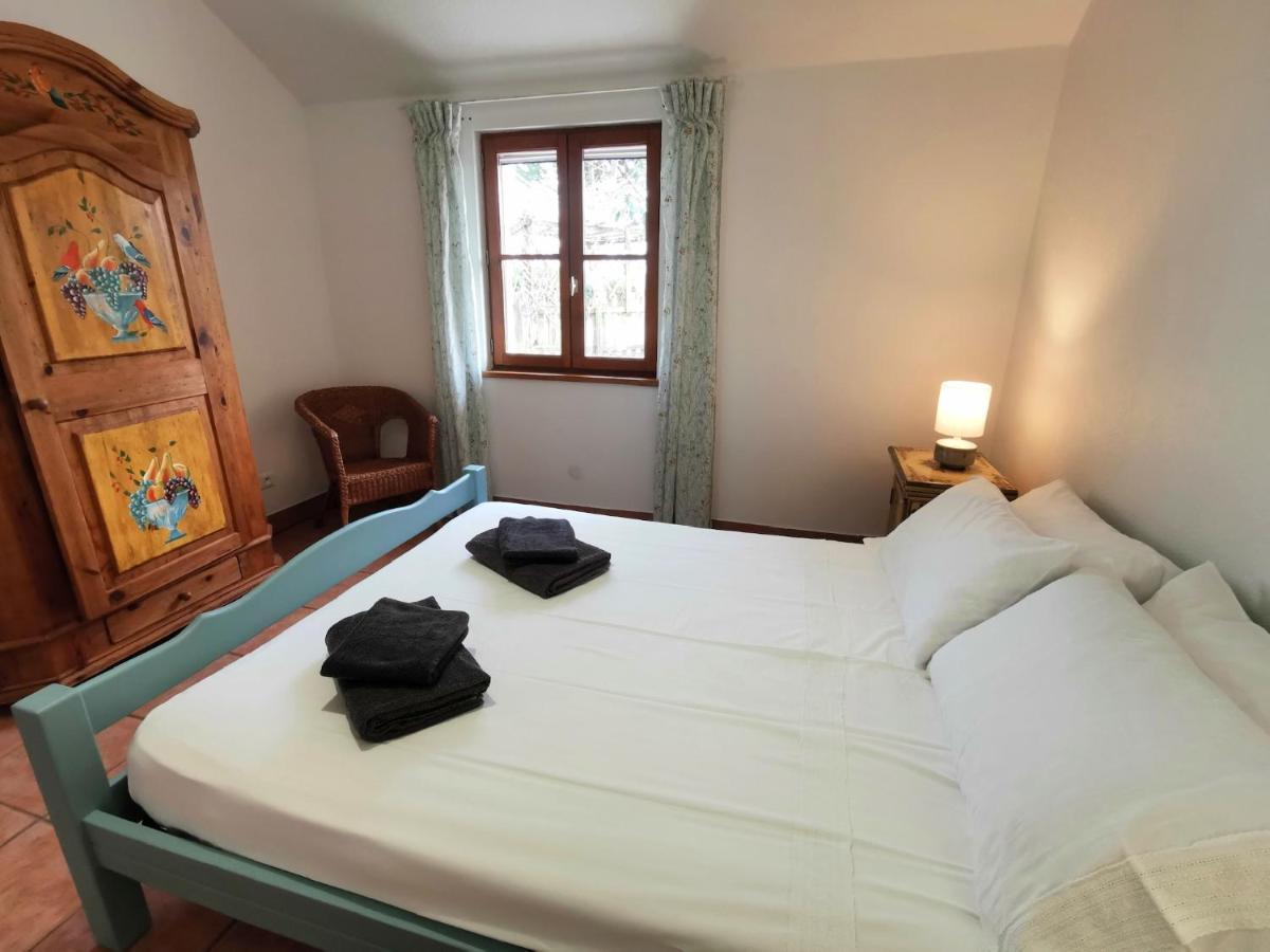 3 Self-Contained Gites With Pool And Games Room Saint-Georges-de-Noisné Extérieur photo