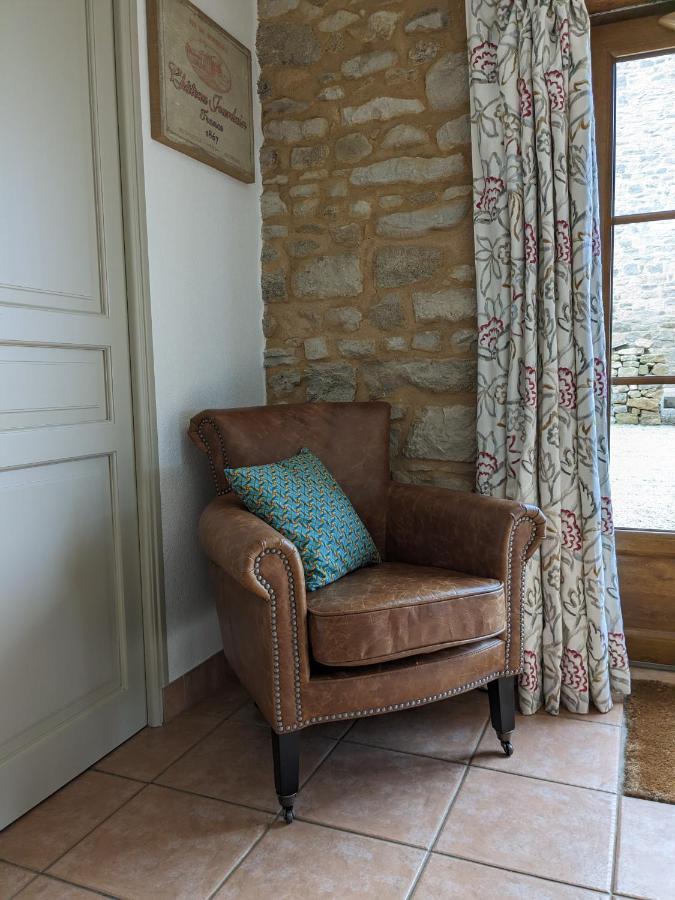 3 Self-Contained Gites With Pool And Games Room Saint-Georges-de-Noisné Extérieur photo