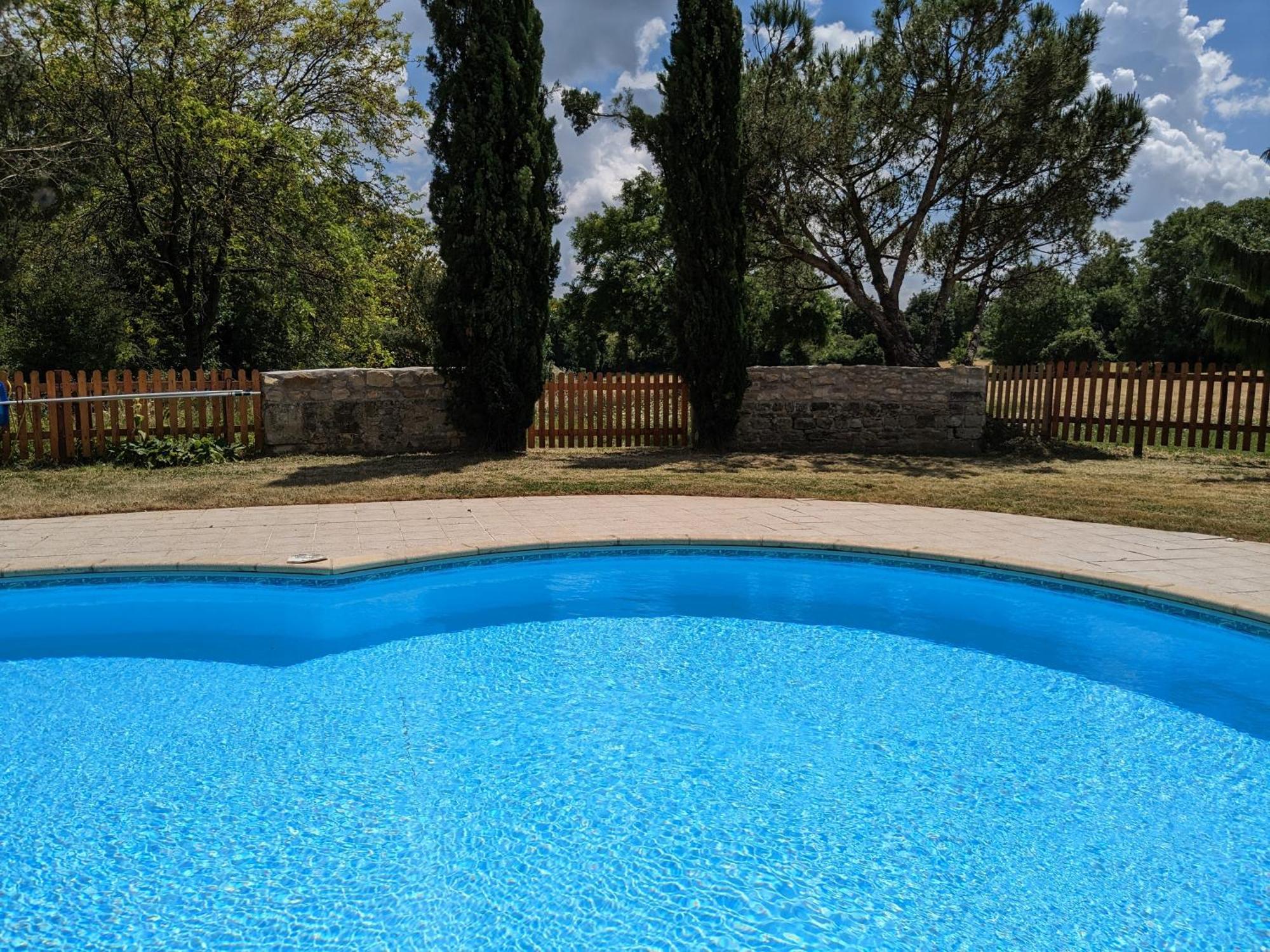 3 Self-Contained Gites With Pool And Games Room Saint-Georges-de-Noisné Extérieur photo